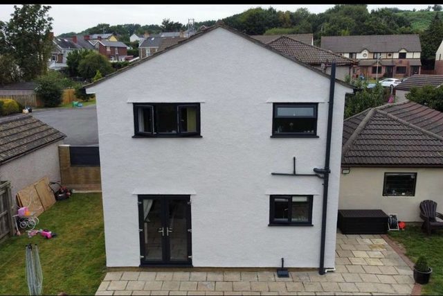 Rendering over pebble dash – pebble dash work in South Wales